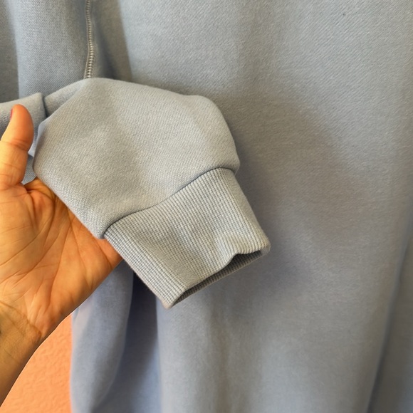 Disneyland crewneck sweater from this season. Size L - Picture 6 of 6